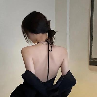 彩虹艳女